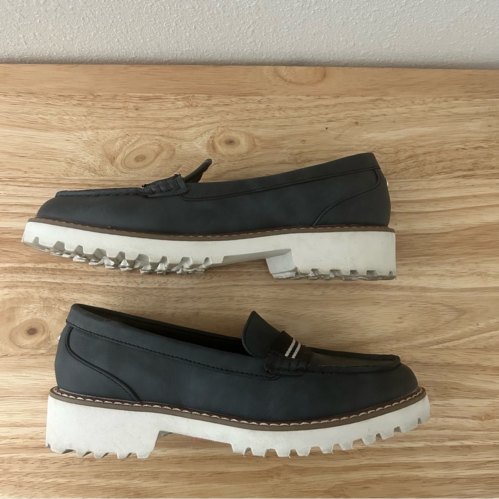 Nautica Navy and White Loafers - Picture 9 of 15